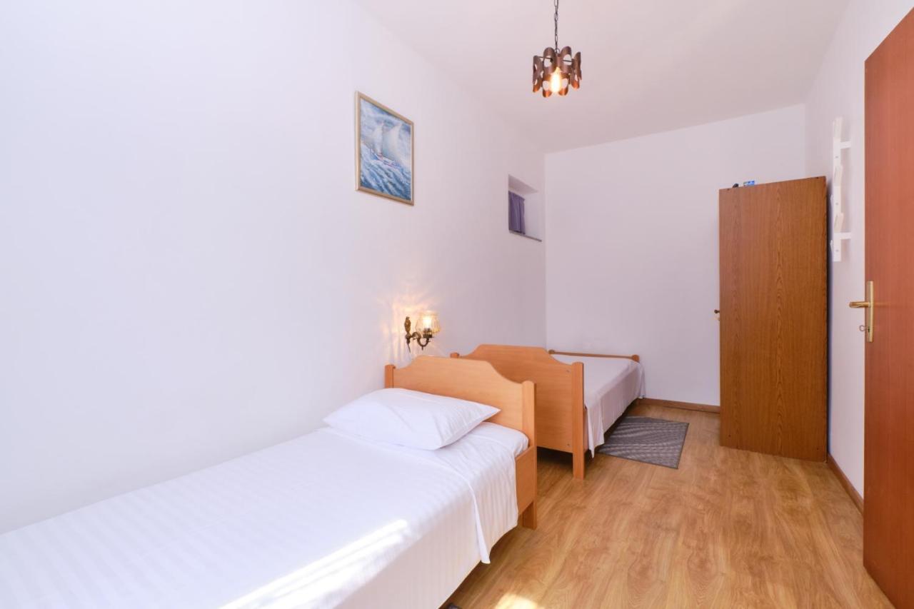 Apartments Blanka Nerezine Εξωτερικό φωτογραφία
