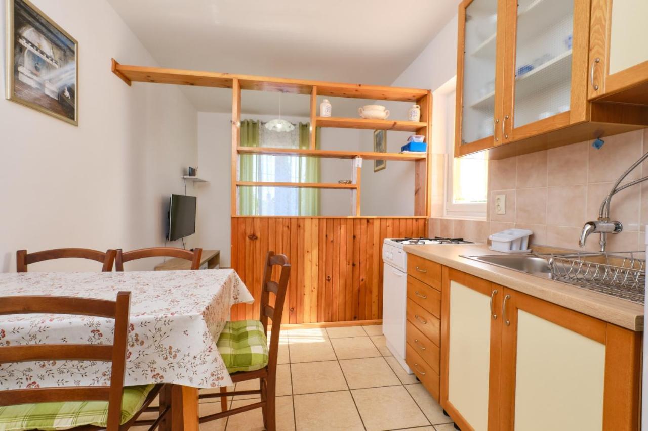 Apartments Blanka Nerezine Εξωτερικό φωτογραφία